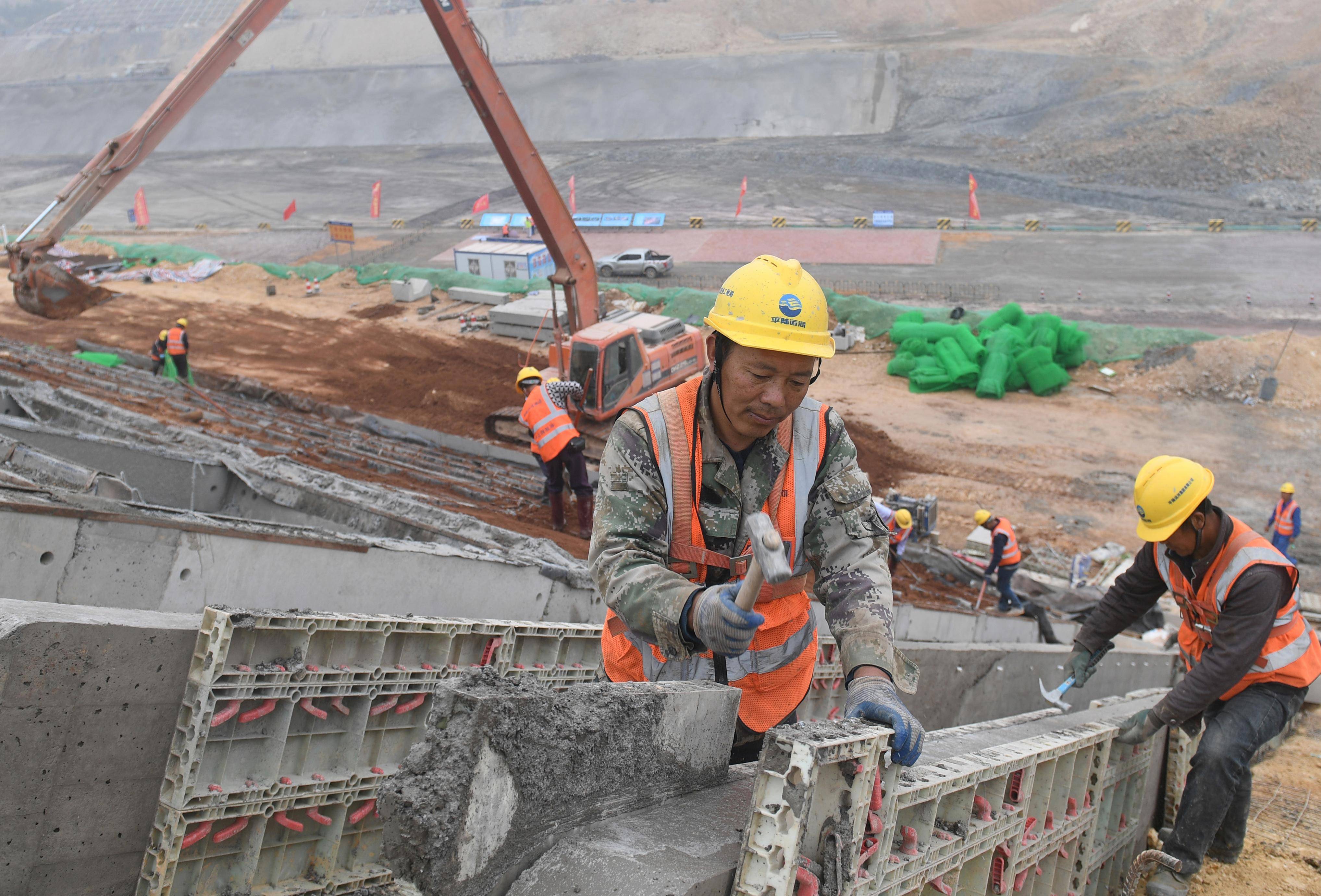 廣西平陸運河建設加速推進，多項樞紐工程同步施工